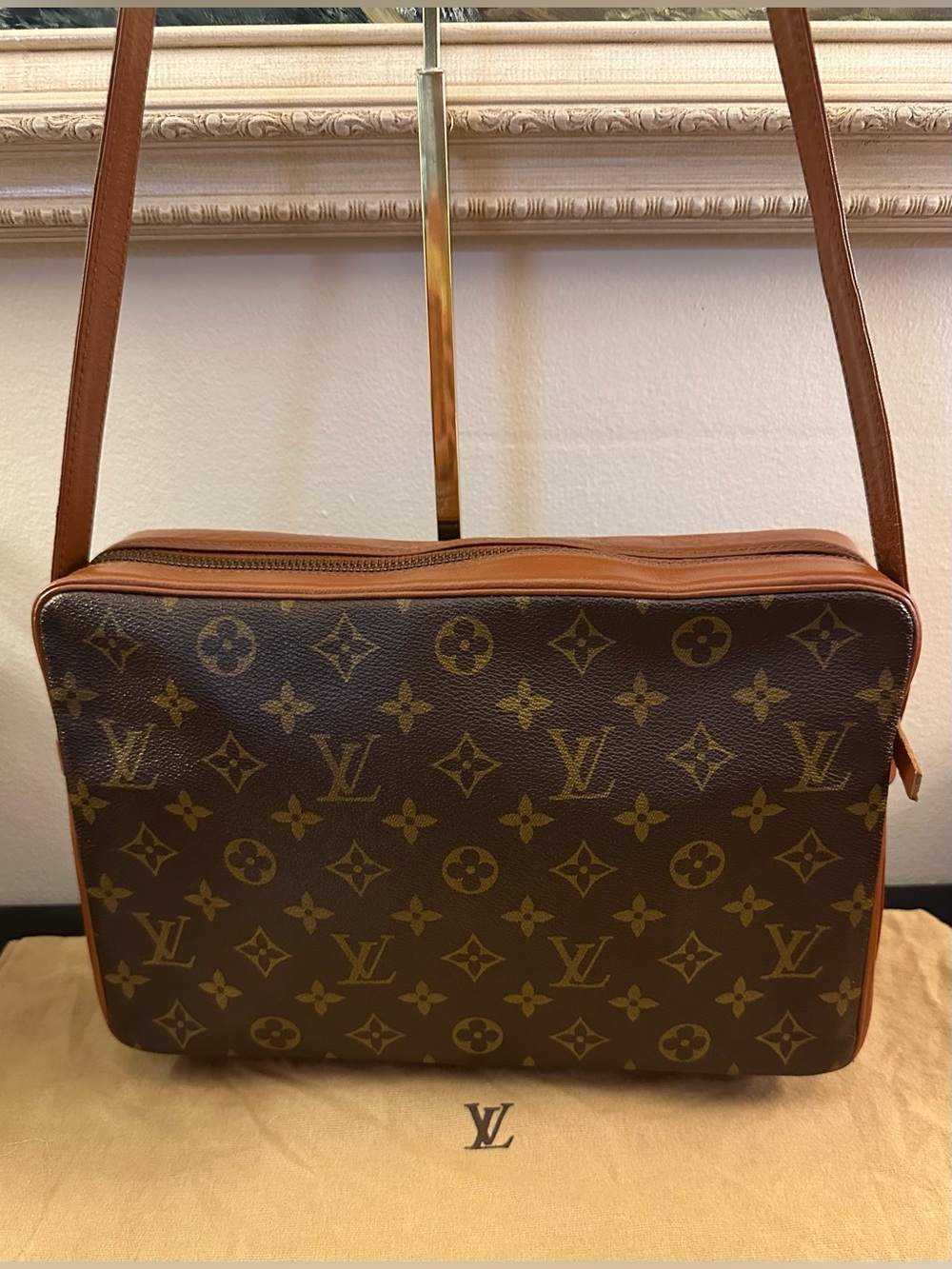 Louis Vuitton Monogram Sac Bandouliere Shoulder Bag with dustbag - Picture 2 of 15